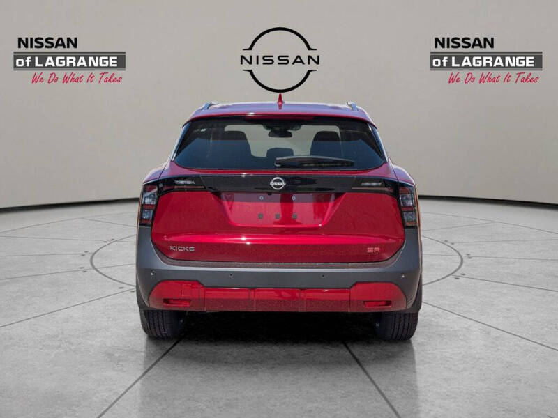 2025 Nissan Kicks SR