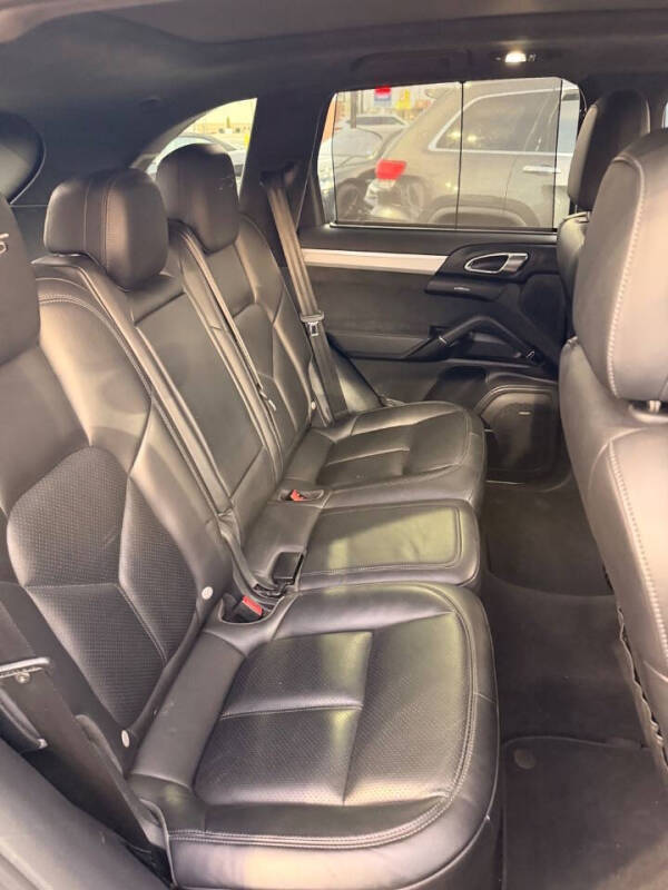 2016 Porsche Cayenne GTS