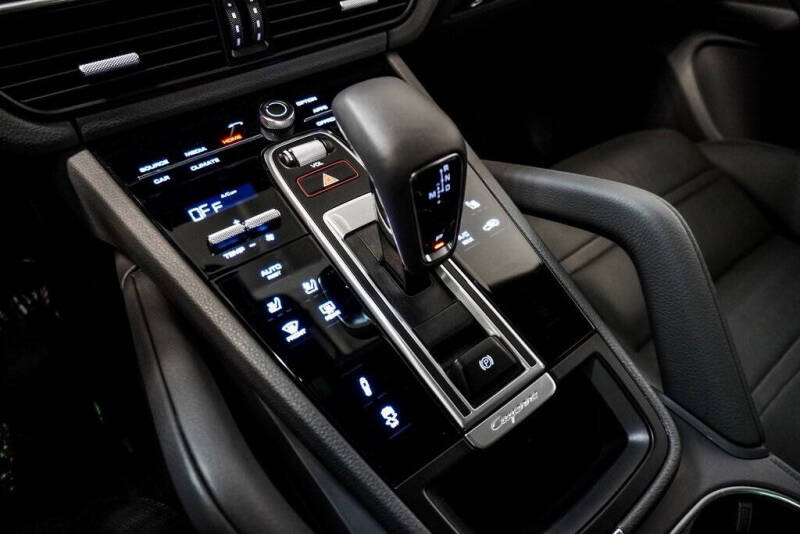 2023 Porsche Cayenne Coupe Platinum Edition