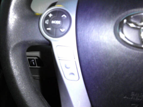 2013 Toyota Prius v Five