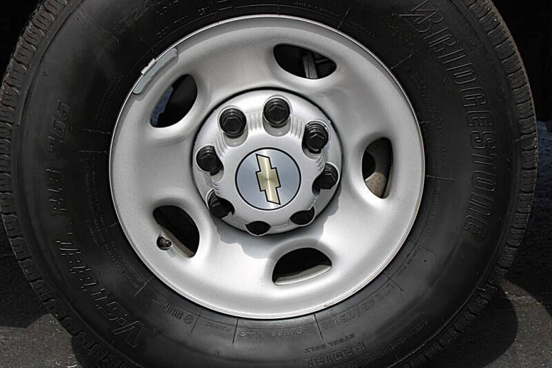 2024 Chevrolet Express 2500