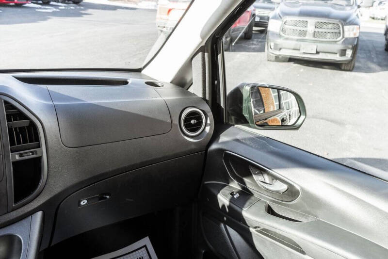 2020 Mercedes-Benz Metris Passenger