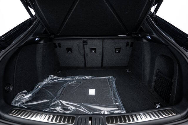 2025 Porsche Macan T