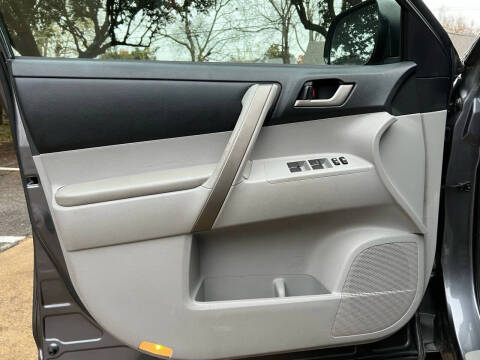 2010 Toyota Highlander SE