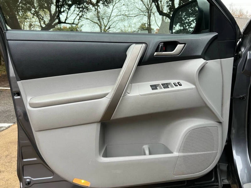 2010 Toyota Highlander SE