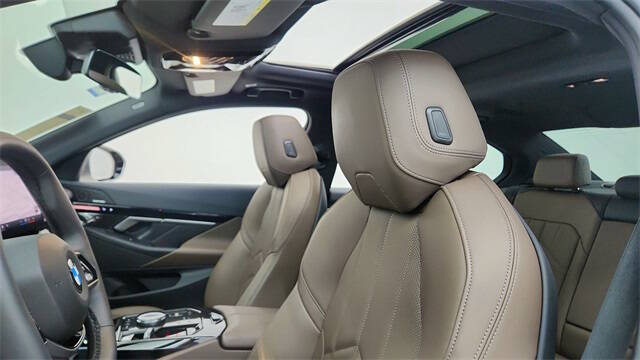 2025 BMW 5 Series 530i