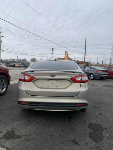 2016 Ford Fusion SE