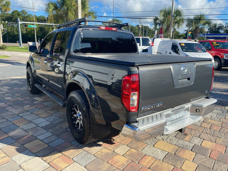 2012 Nissan Frontier SL photo 8