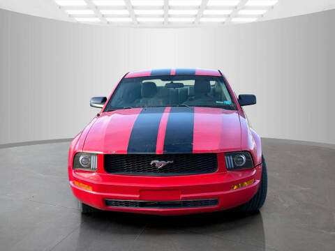 2005 Ford Mustang V6 Deluxe