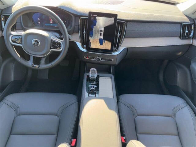 2025 Volvo XC90 B6 Plus Bright Theme 7P