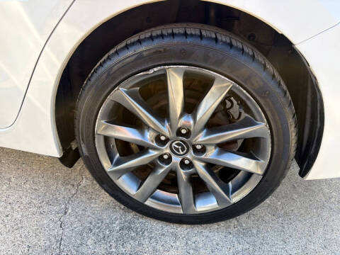 2018 Mazda MAZDA3 Touring