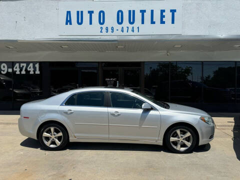 2009 Chevrolet Malibu for sale at Auto Outlet in Des Moines IA