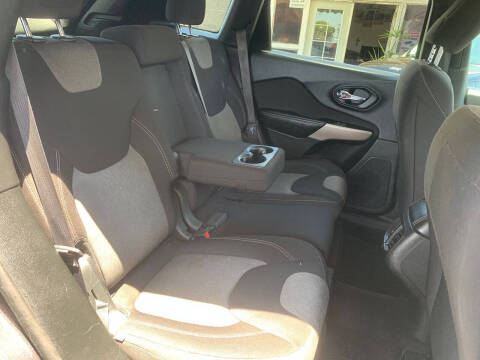 2017 Jeep Cherokee Sport Altitude