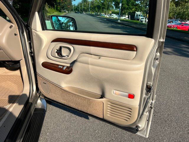 2000 Cadillac Escalade