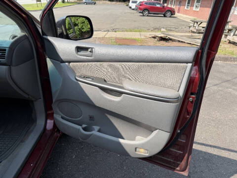 2007 Toyota Sienna CE 7-Passenger