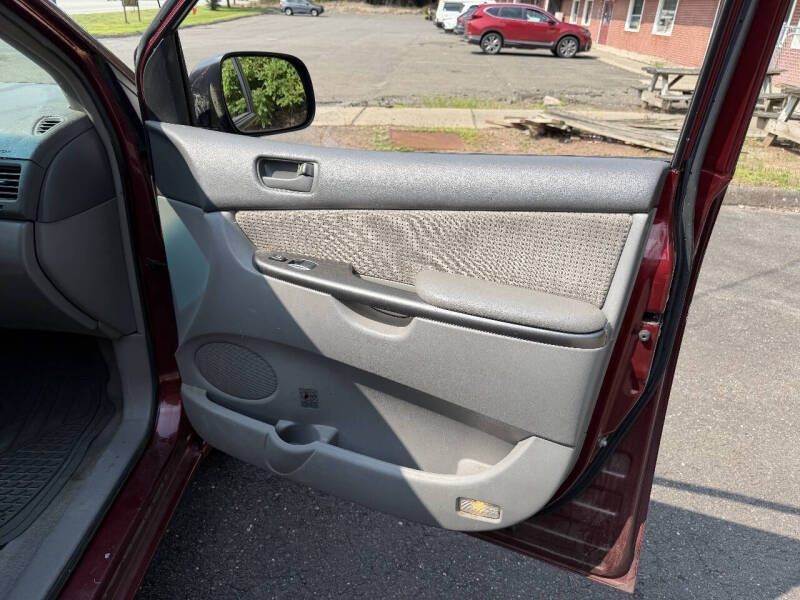 2007 Toyota Sienna CE 7-Passenger