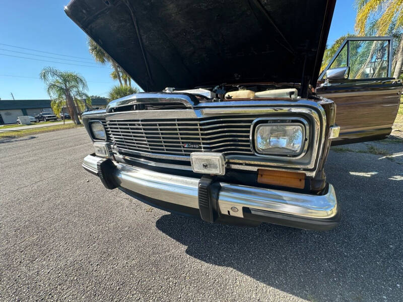 1985 Jeep Grand Wagoneer