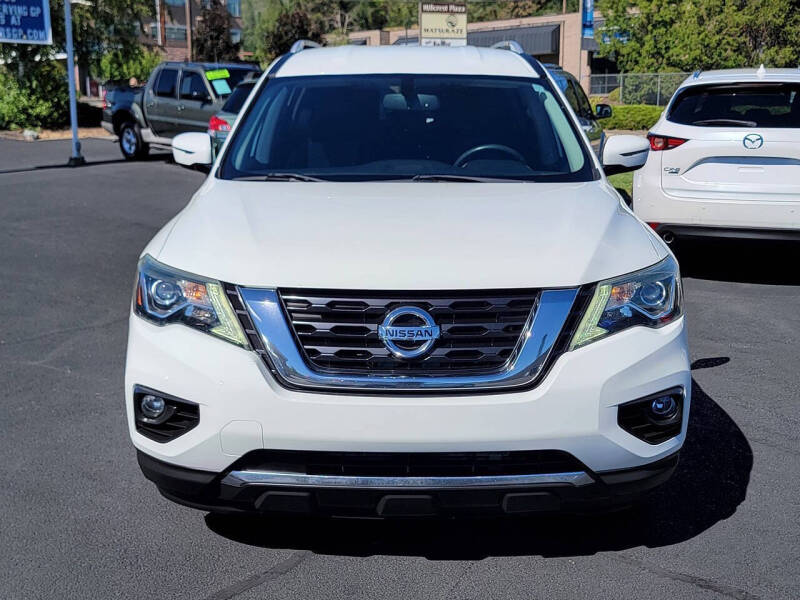 2017 Nissan Pathfinder SV