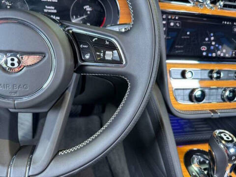 2023 Bentley Bentayga EWB V8