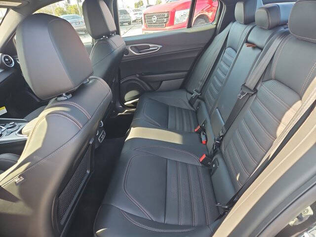 2025 Alfa Romeo Giulia Intensa