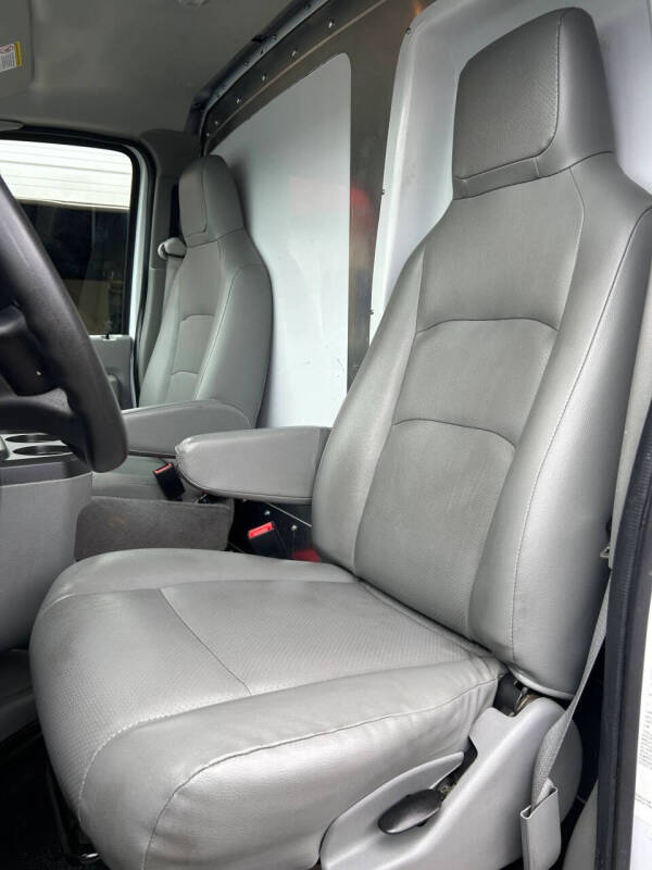 2024 Ford E-Series