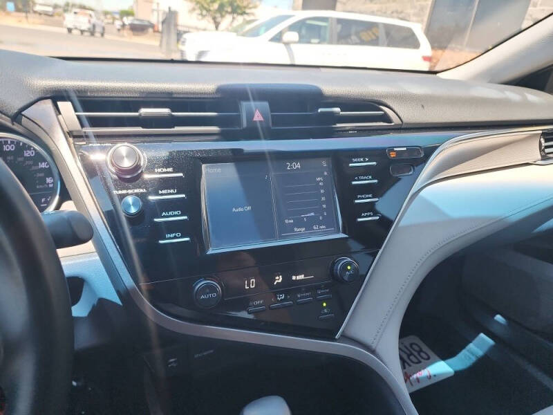 2018 Toyota Camry SE