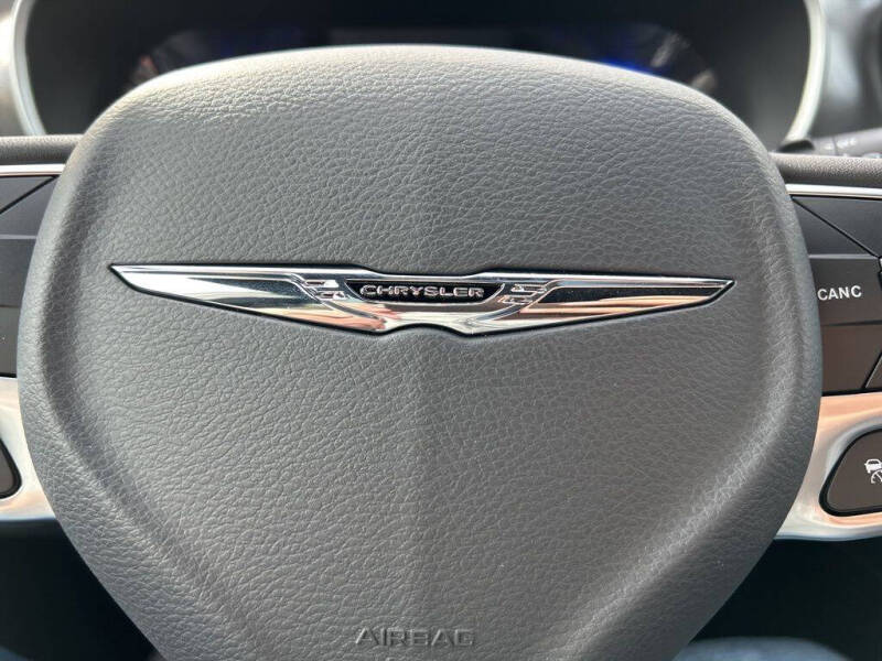 2026 Chrysler Voyager LX