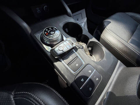 2020 Ford Escape Titanium