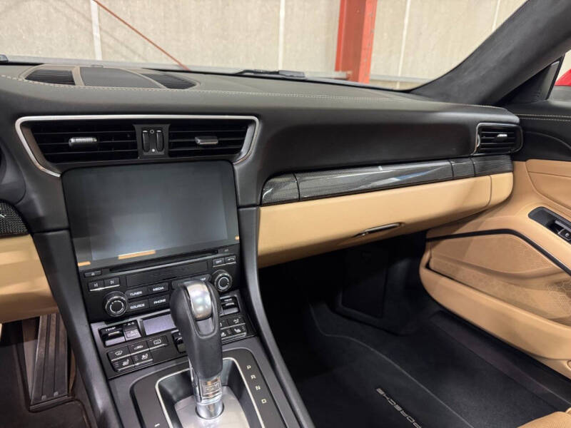 2018 Porsche 911 Carrera