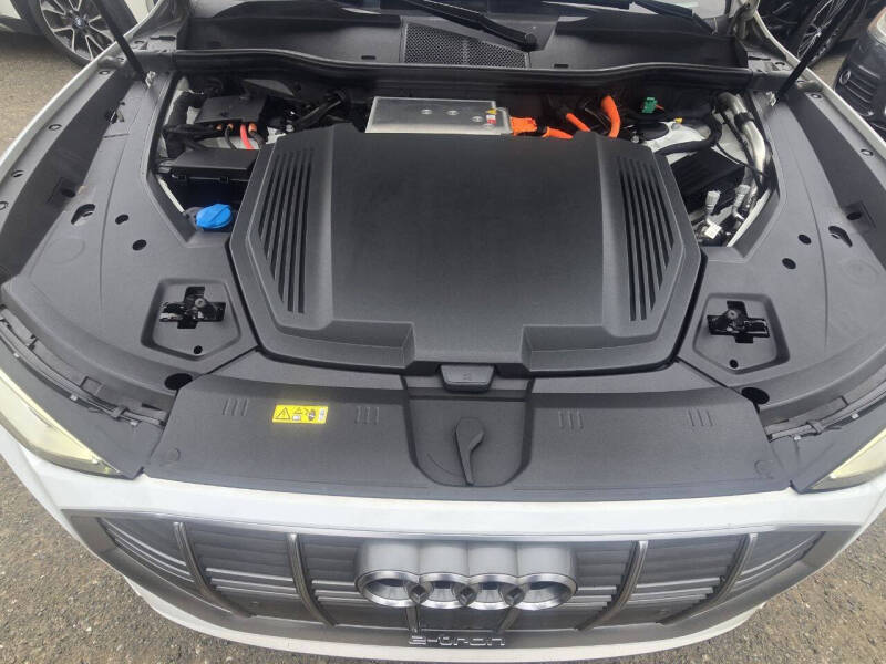 2019 Audi e-tron quattro Premium Plus