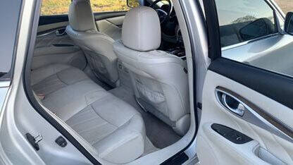 2012 INFINITI M 56 photo 11