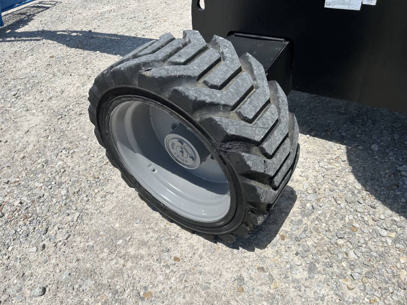 2017 Genie 65' Manlift