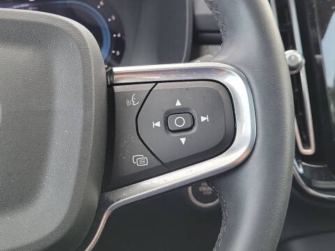 2024 Volvo XC40 B5 Plus Bright Theme