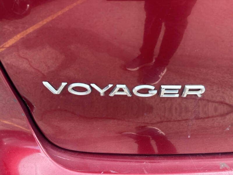 2022 Chrysler Voyager LX