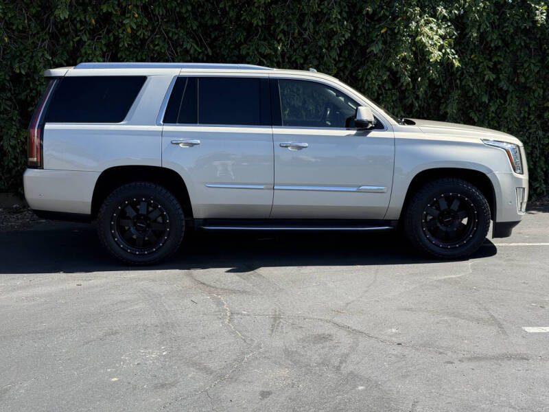 2017 Cadillac Escalade Luxury