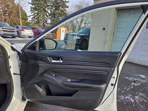 2022 Nissan Altima 2.5 SR