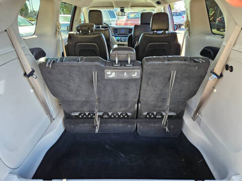 2017 Chrysler Pacifica Touring-L