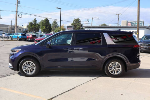 2024 Kia Carnival LX