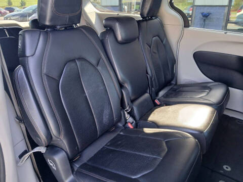 2017 Chrysler Pacifica Touring-L Plus