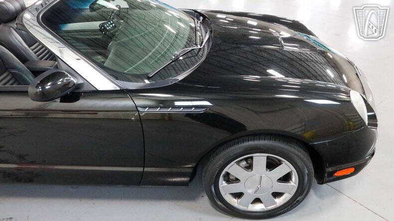2002 Ford Thunderbird Deluxe