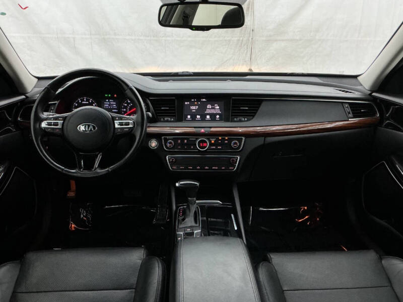 2018 Kia Cadenza Premium
