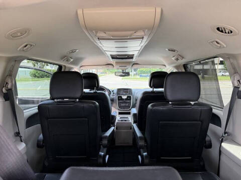 2015 Chrysler Town and Country Touring-L