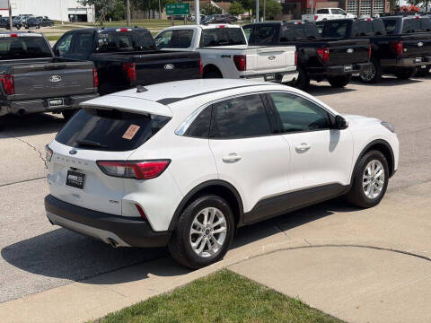 2021 Ford Escape Hybrid SE