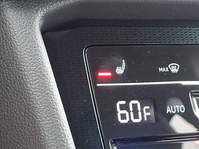 2025 Volkswagen Taos SE 4Motion