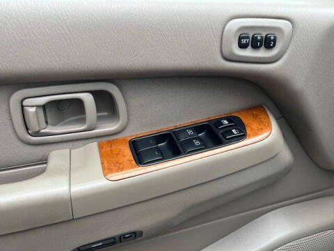 2003 Nissan Pathfinder LE