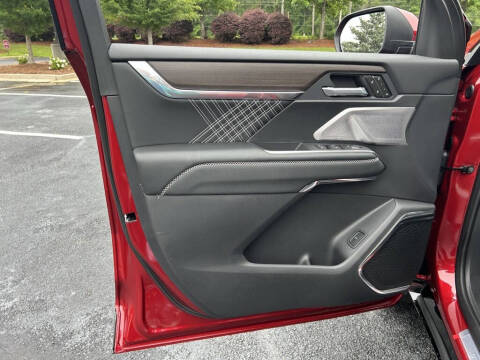 2025 GMC Acadia Denali