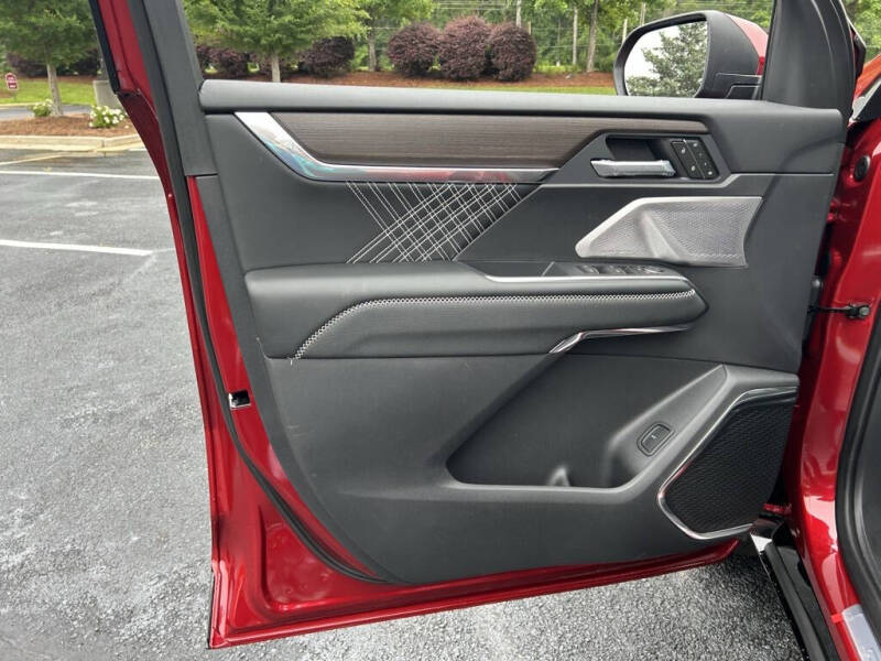 2025 GMC Acadia Denali