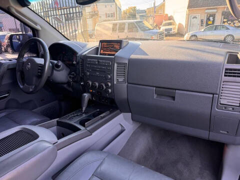 2004 Nissan Armada LE