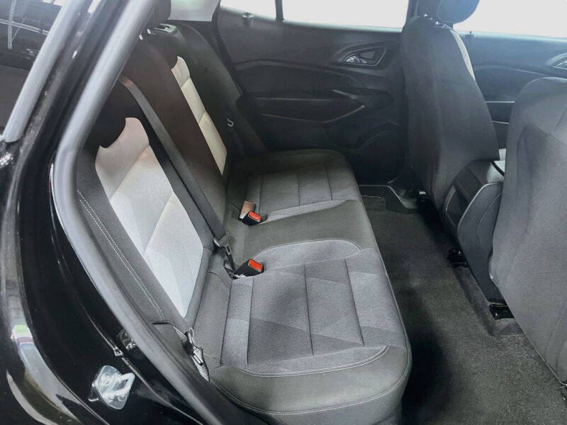 2025 Chevrolet Trax LS
