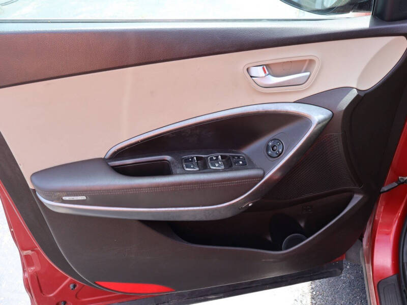 2017 Hyundai Santa Fe SE